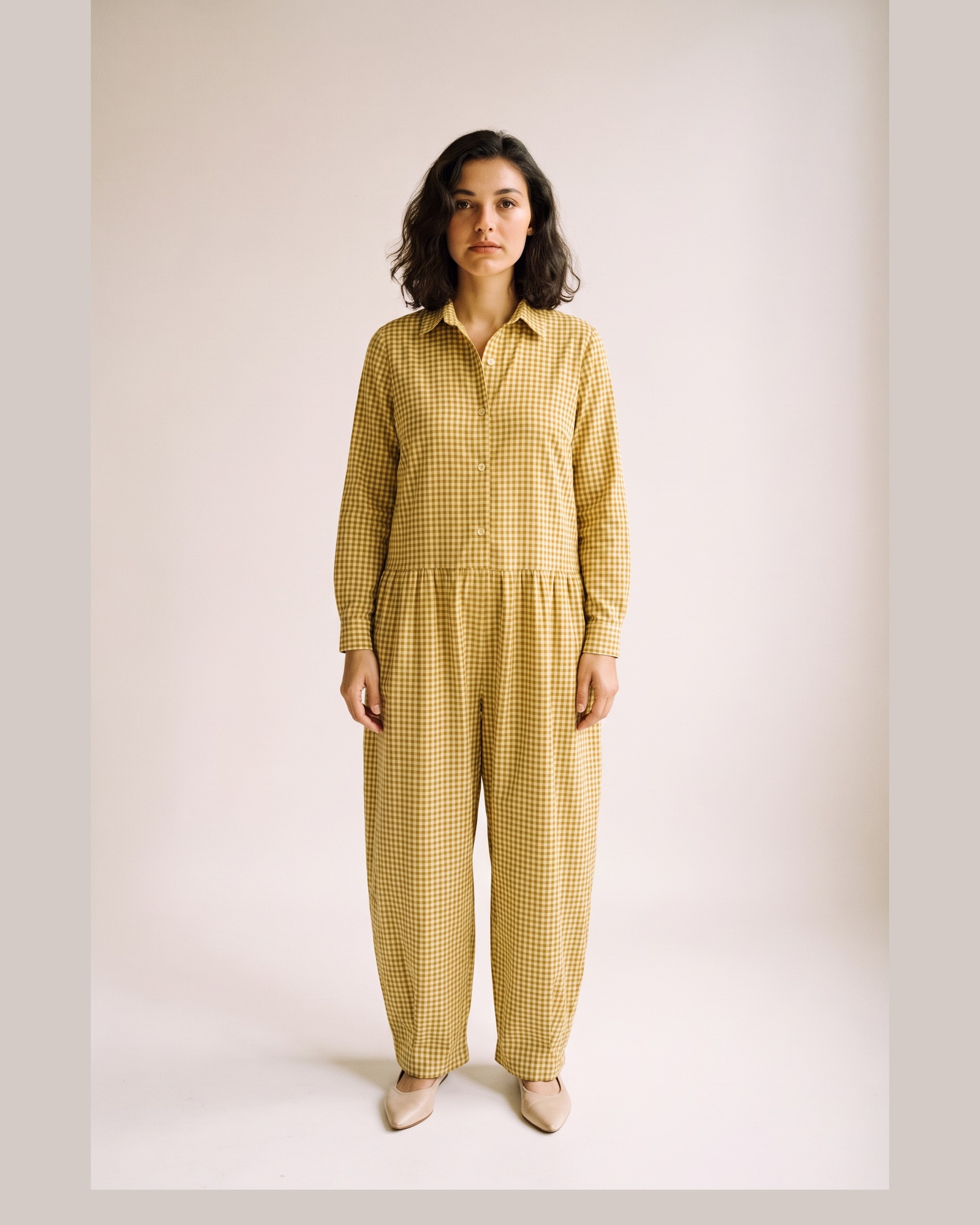Adriana Js — Yellow, on model (AI visualisation)
