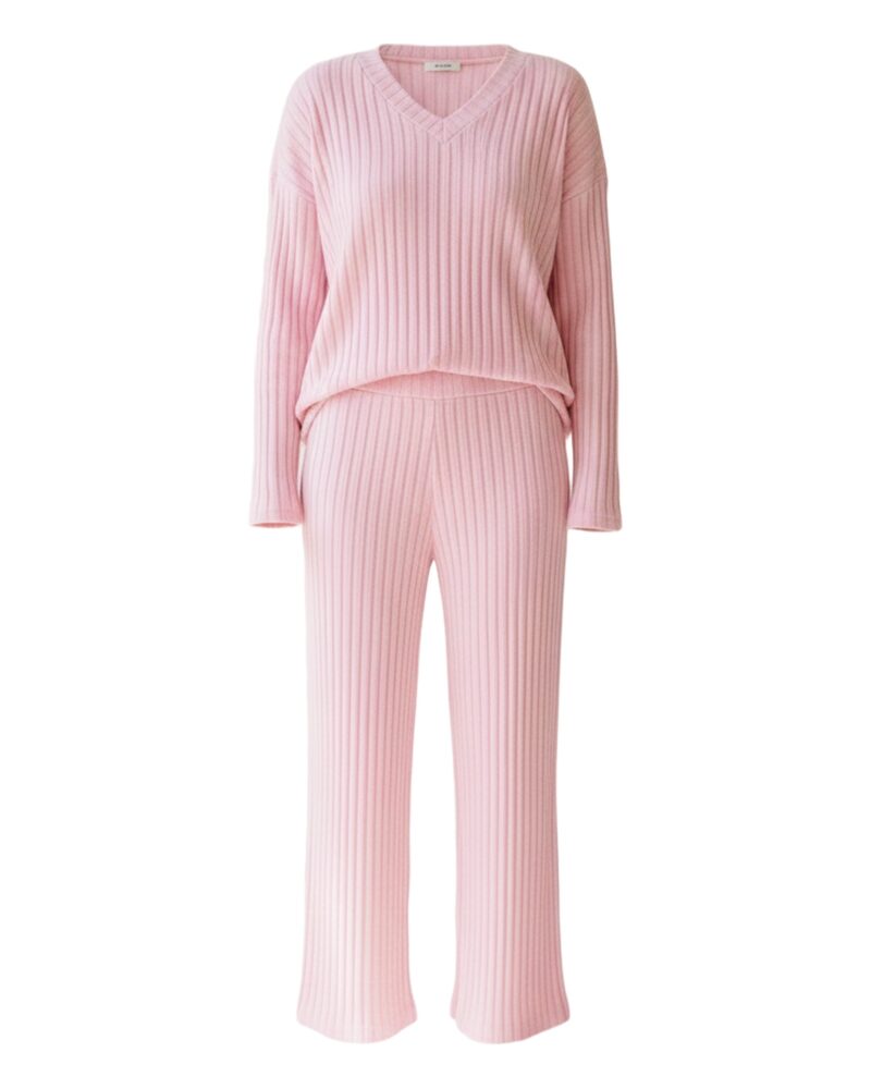 Annemarie Ribbed V Neck Lounge Set — Produkt Vorderansicht (KI-Visualisierung)