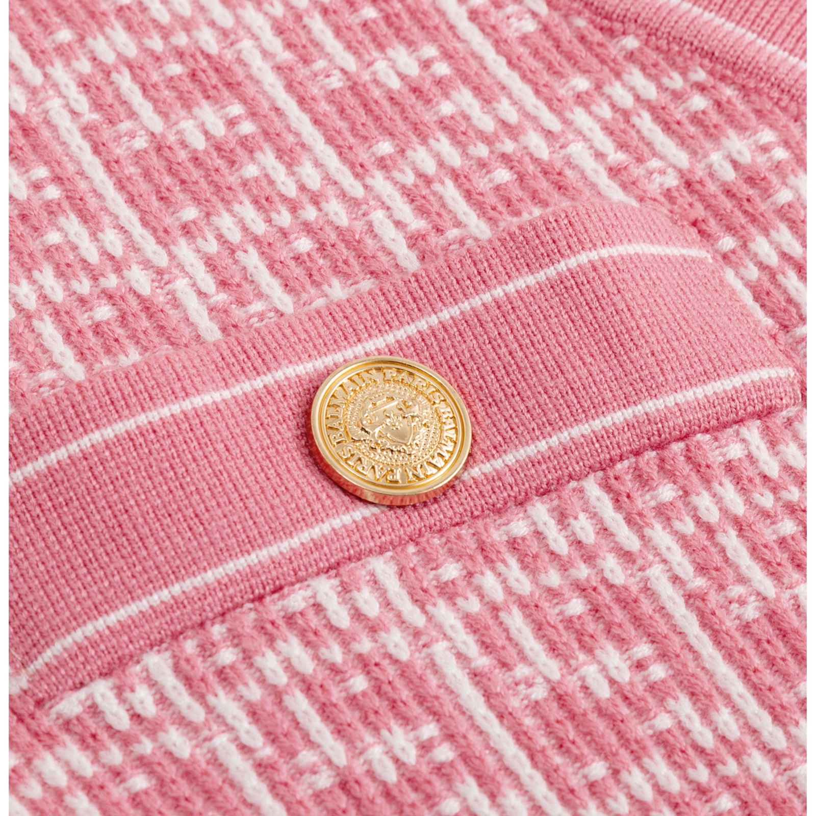 Ans roze tweed jurk — gouden knopen en breisel detail, productfoto