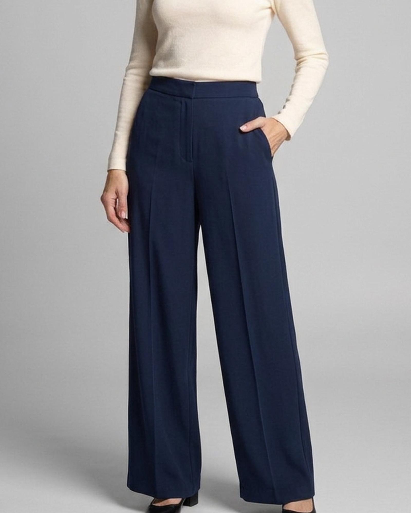 Britt · High-waist wide-leg trousers — on the model, front (AI visualisation)