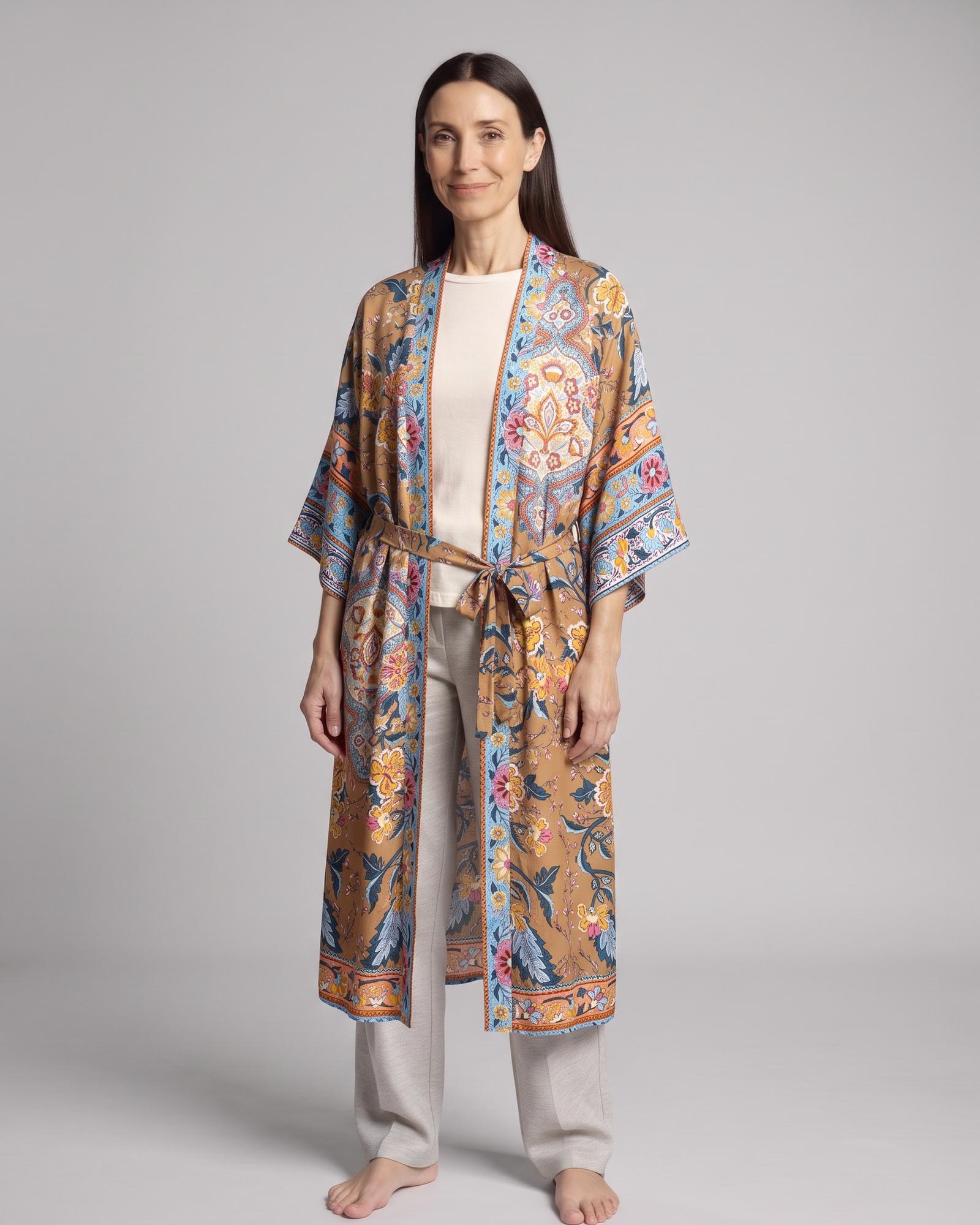 Diede · Bedruckter Kimono-Morgenmantel — 3/4-Ansicht (KI-Visualisierung)