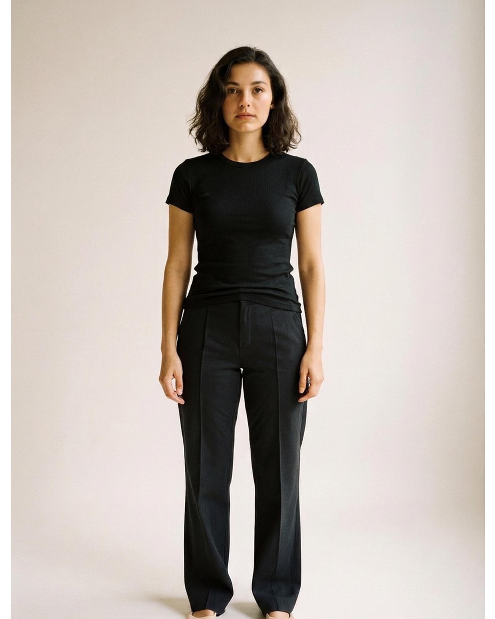 Eline · Round-neck short-sleeve cotton tee — colour variant