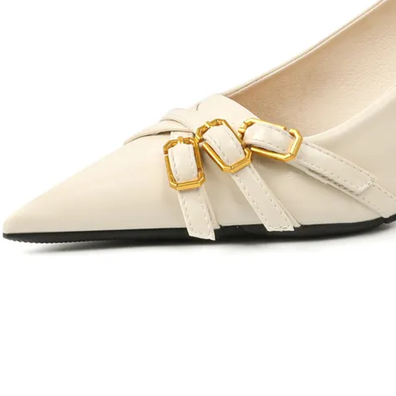 Jantje · Pointed kitten-heel pump — fabric detail