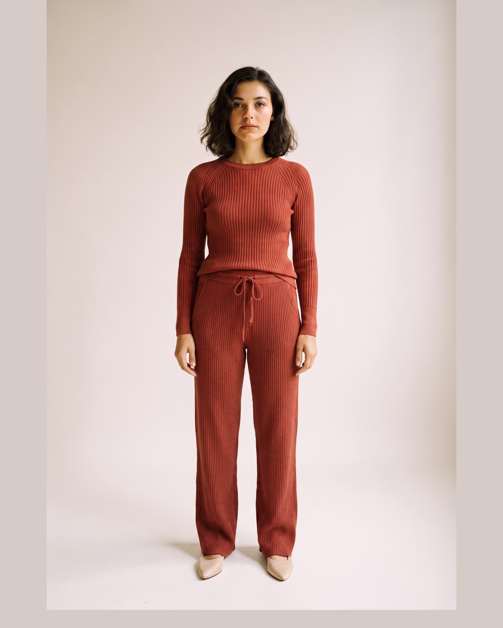 Klazien ribbed knit top and trouser set — Rood (AI-visualisatie)