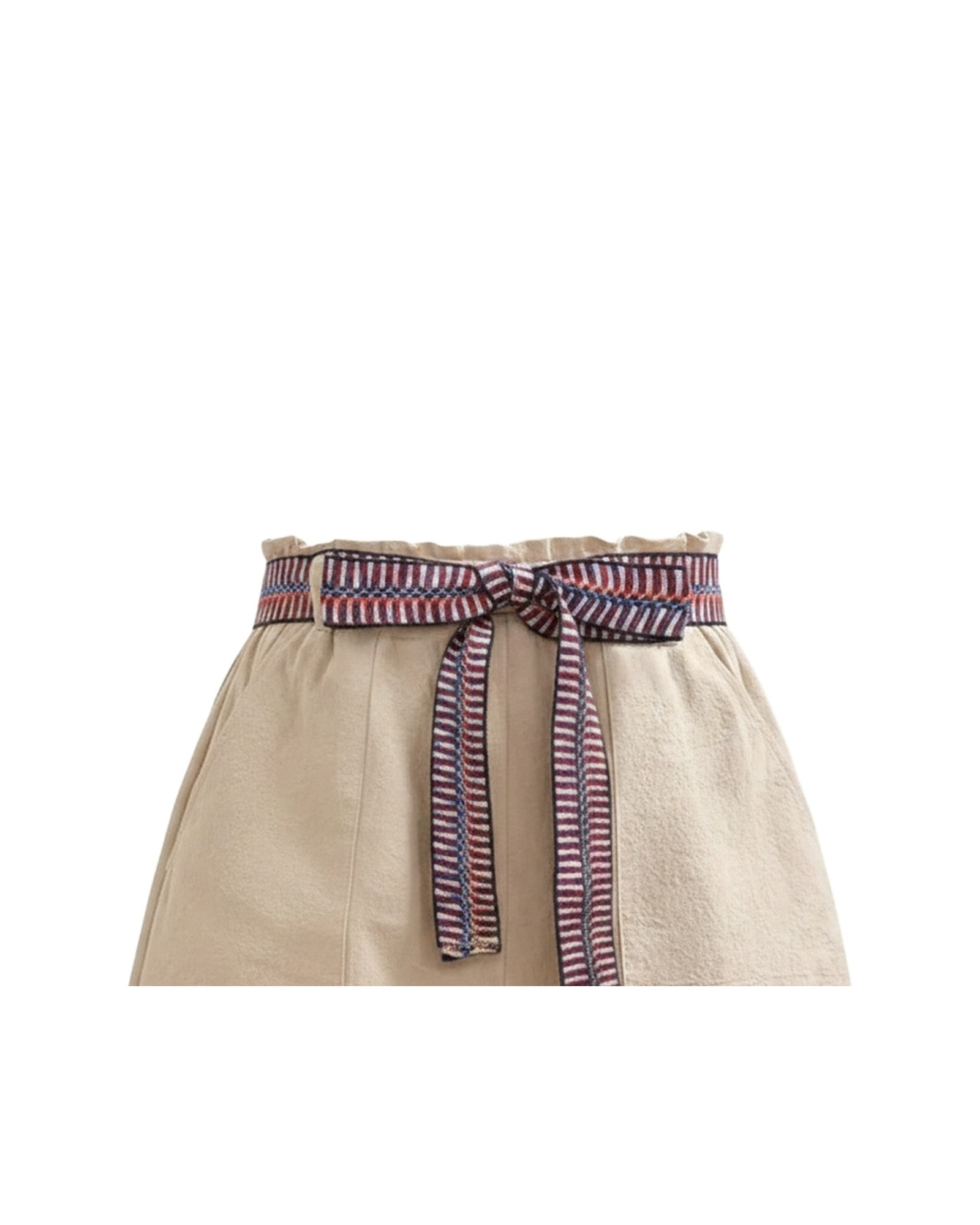 Lieneke · Paperbag tie-belt shorts — fabric detail (AI visualisation)