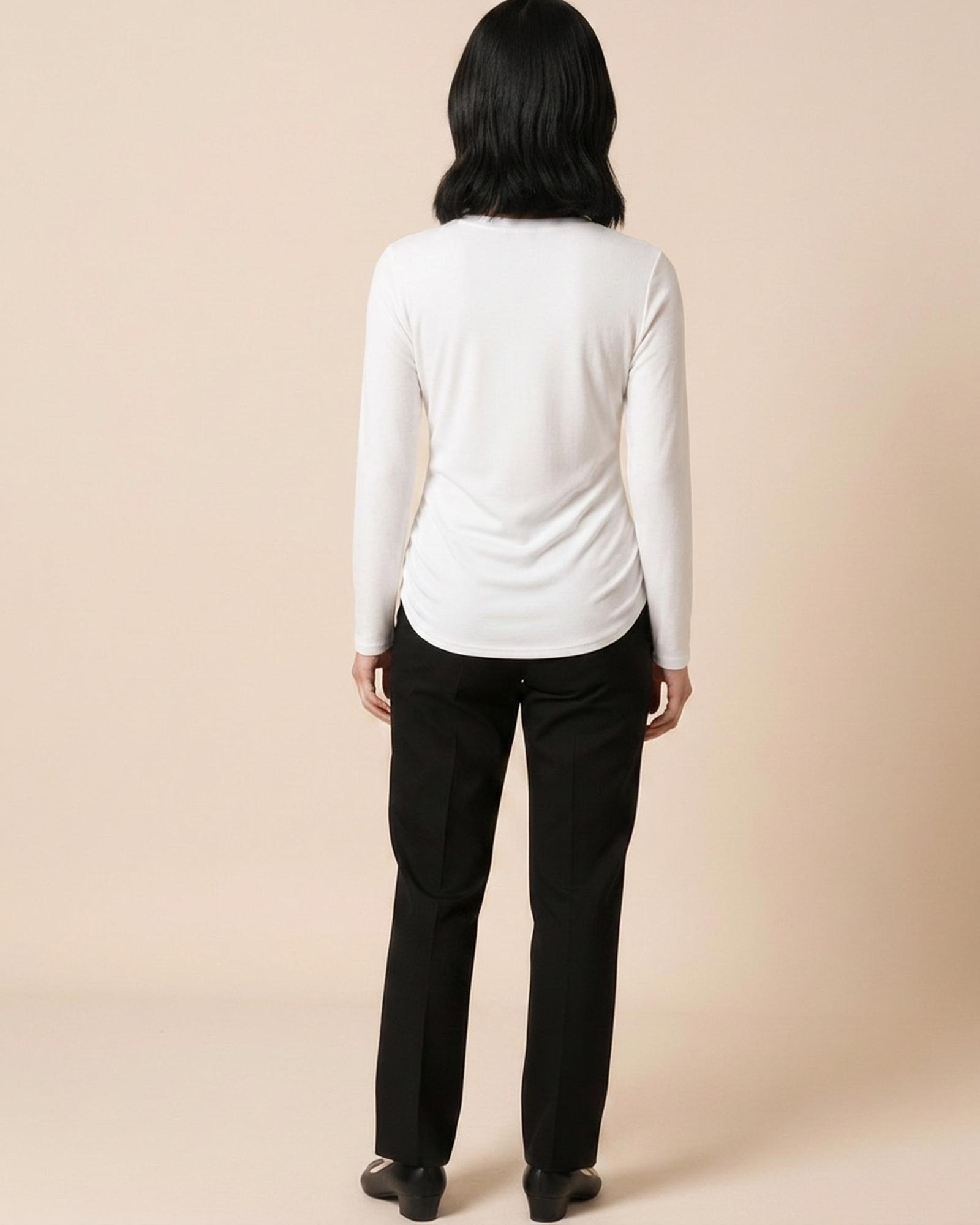 Margriet · Fleece-lined long-sleeve base layer — on model, back (AI visualisation)