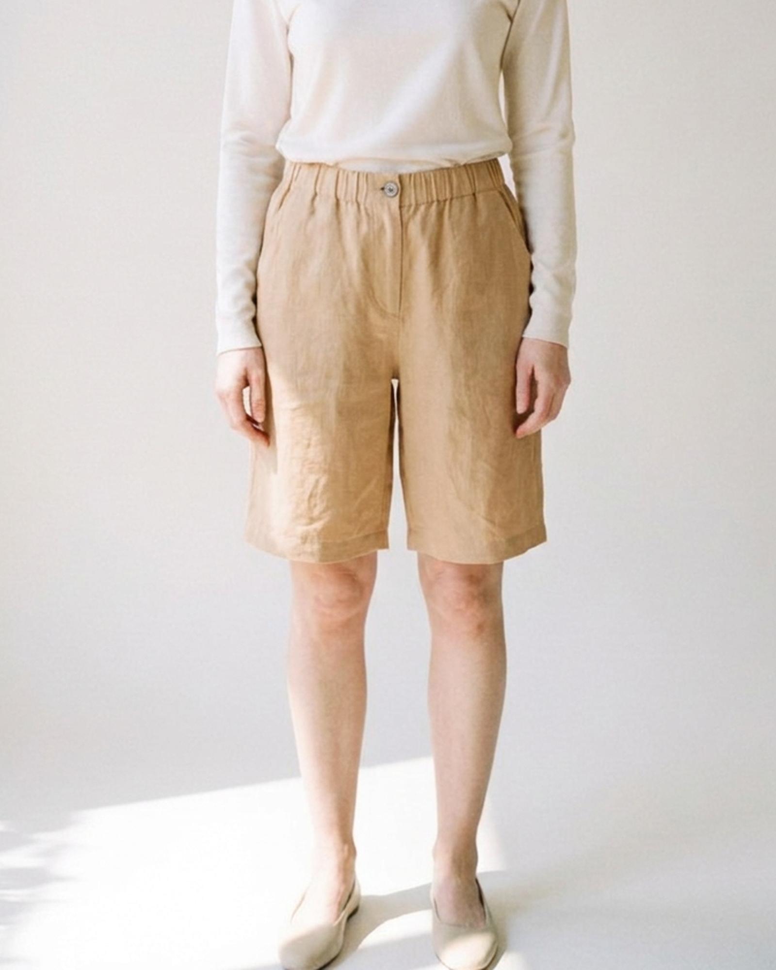 Nynke · Linen bermuda shorts — colour variant