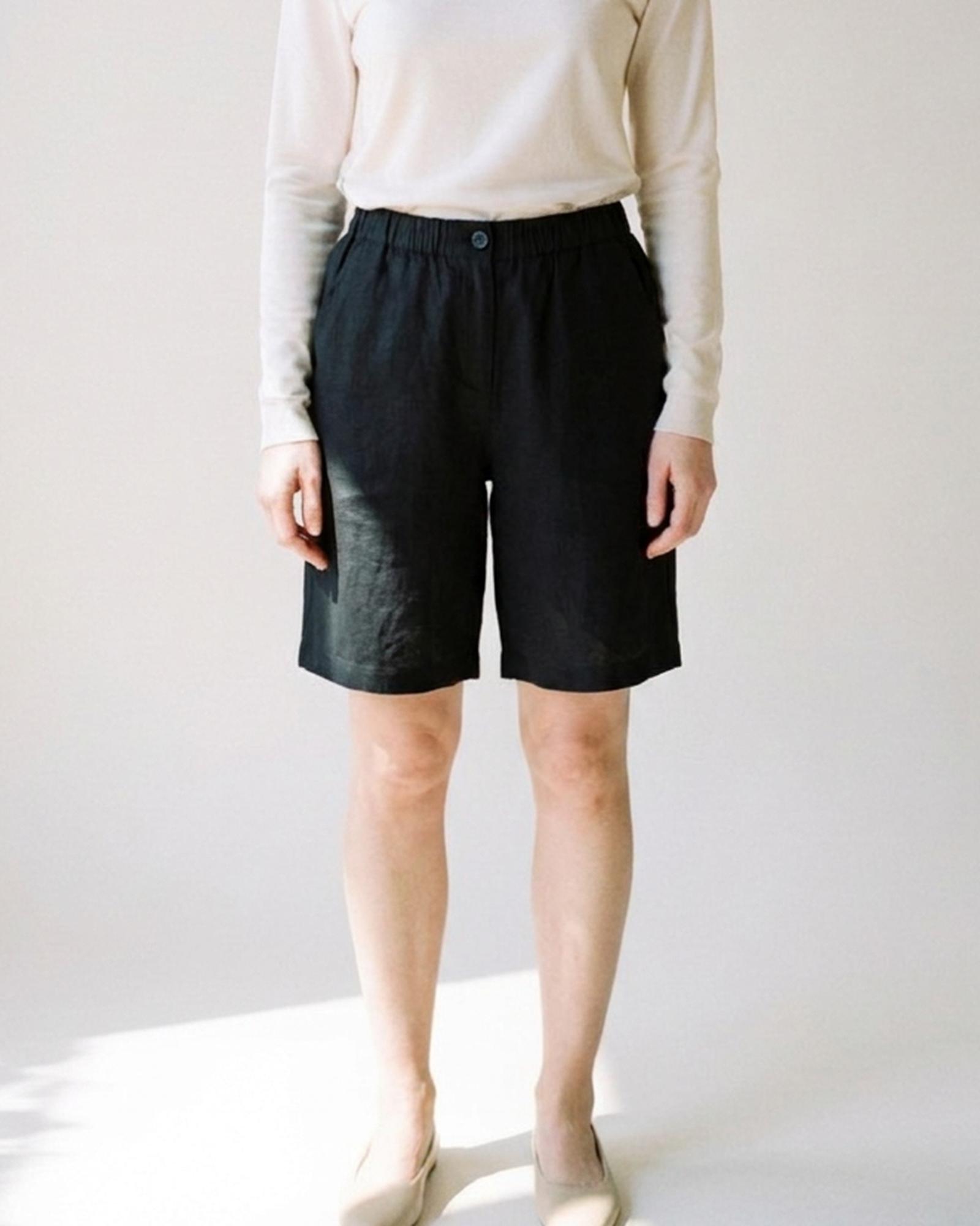 Nynke · Linen bermuda shorts — colour variant