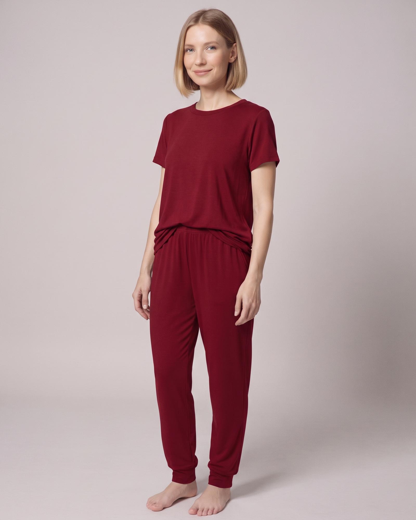 Olga · Loungeset mit Satin-Touch — 3/4-Ansicht (KI-Visualisierung)