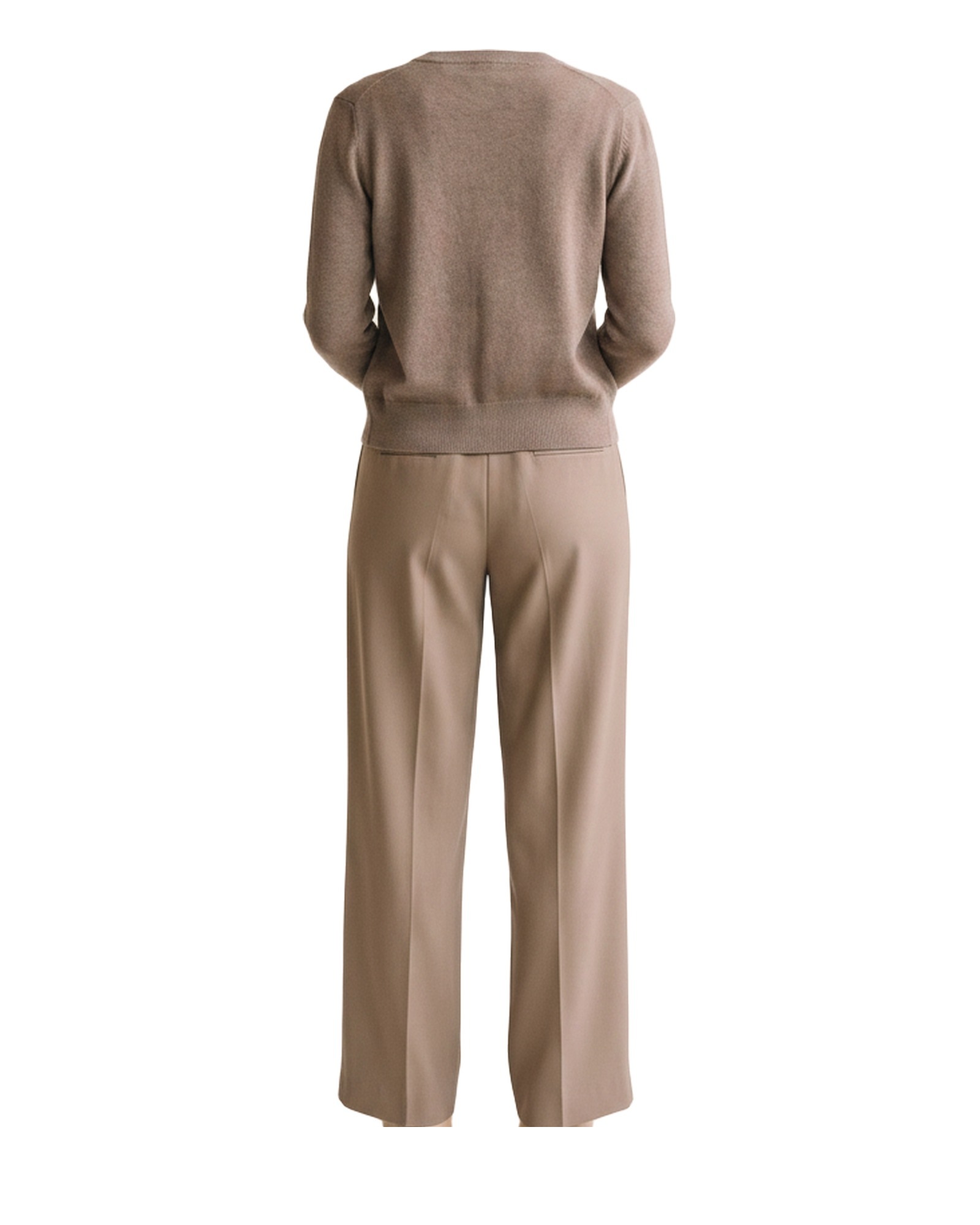 Sjoukje knit cardigan and trouser set — productachteraanzicht (AI-visualisatie)