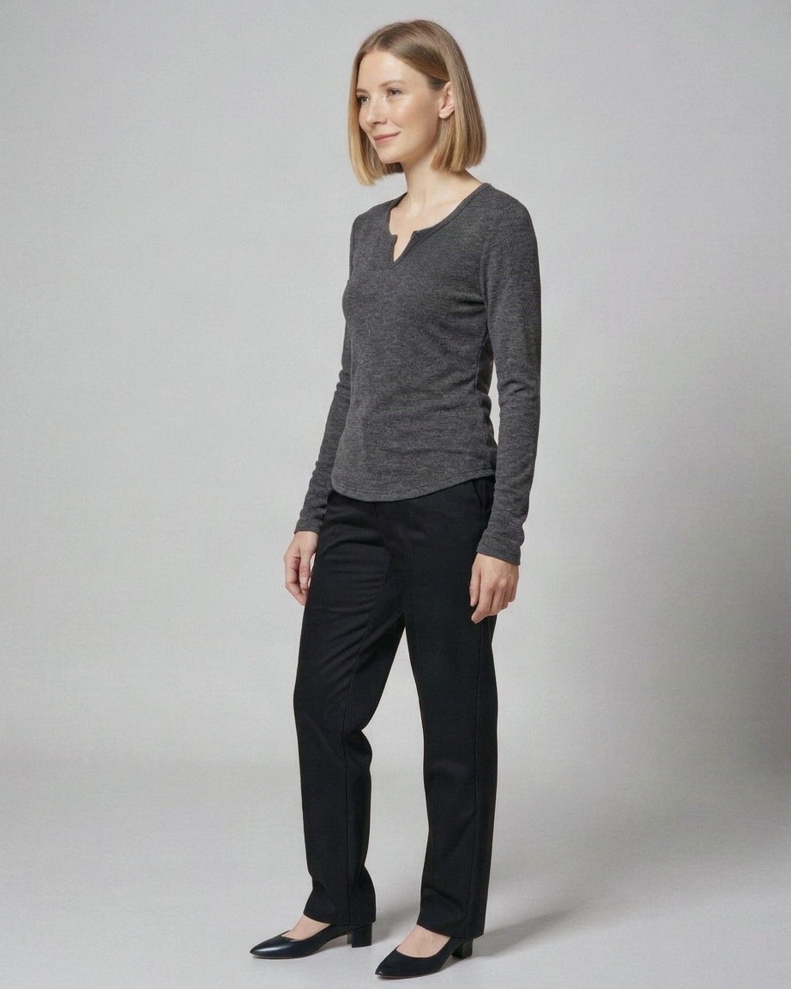 Veerle · V-neck layered-look long-sleeve — on model, three-quarter (AI visualisation)