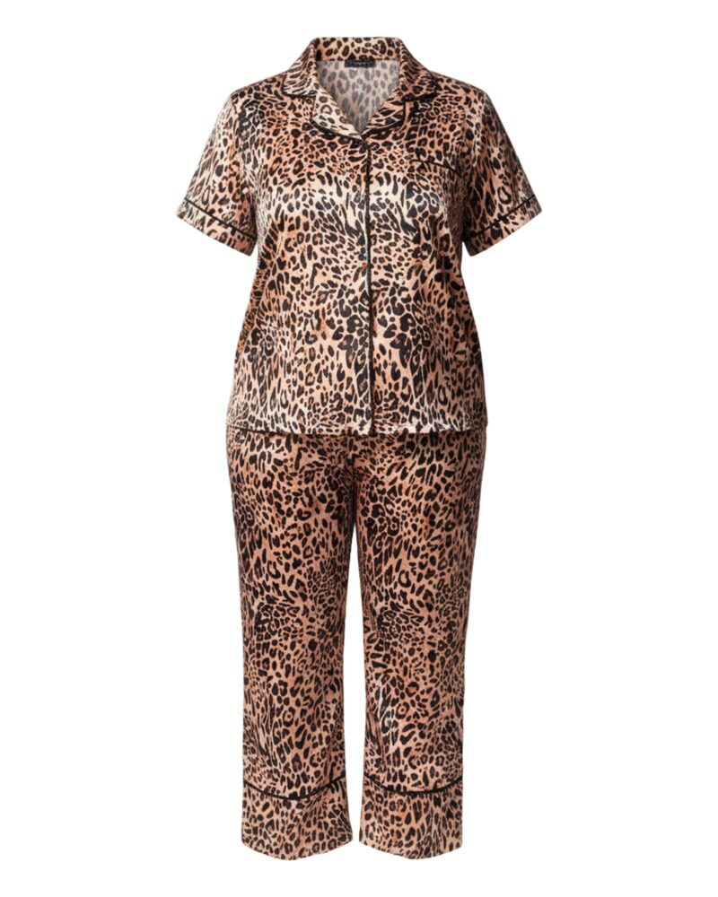 Wies Leopard Short Sleeve Lounge Set — Produkt Vorderansicht (KI-Visualisierung)
