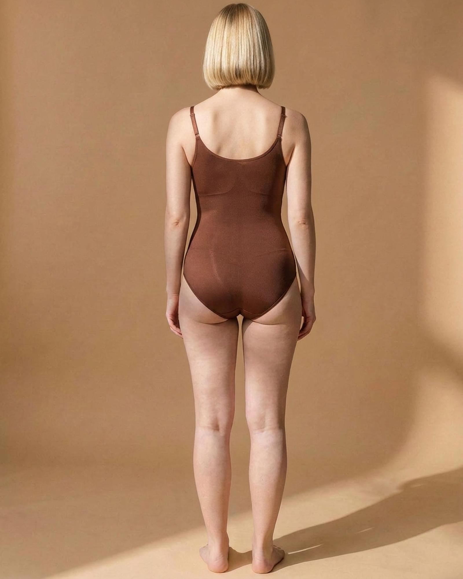 Jantina Shapewear — am Modell (KI-Visualisierung)