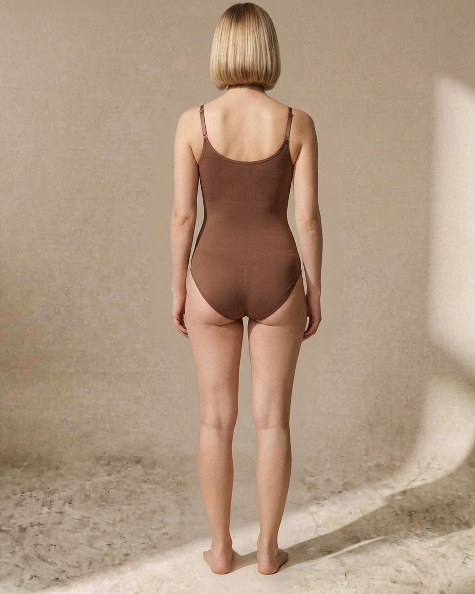 Marretje shapewear — on model, back view (AI visualisation)