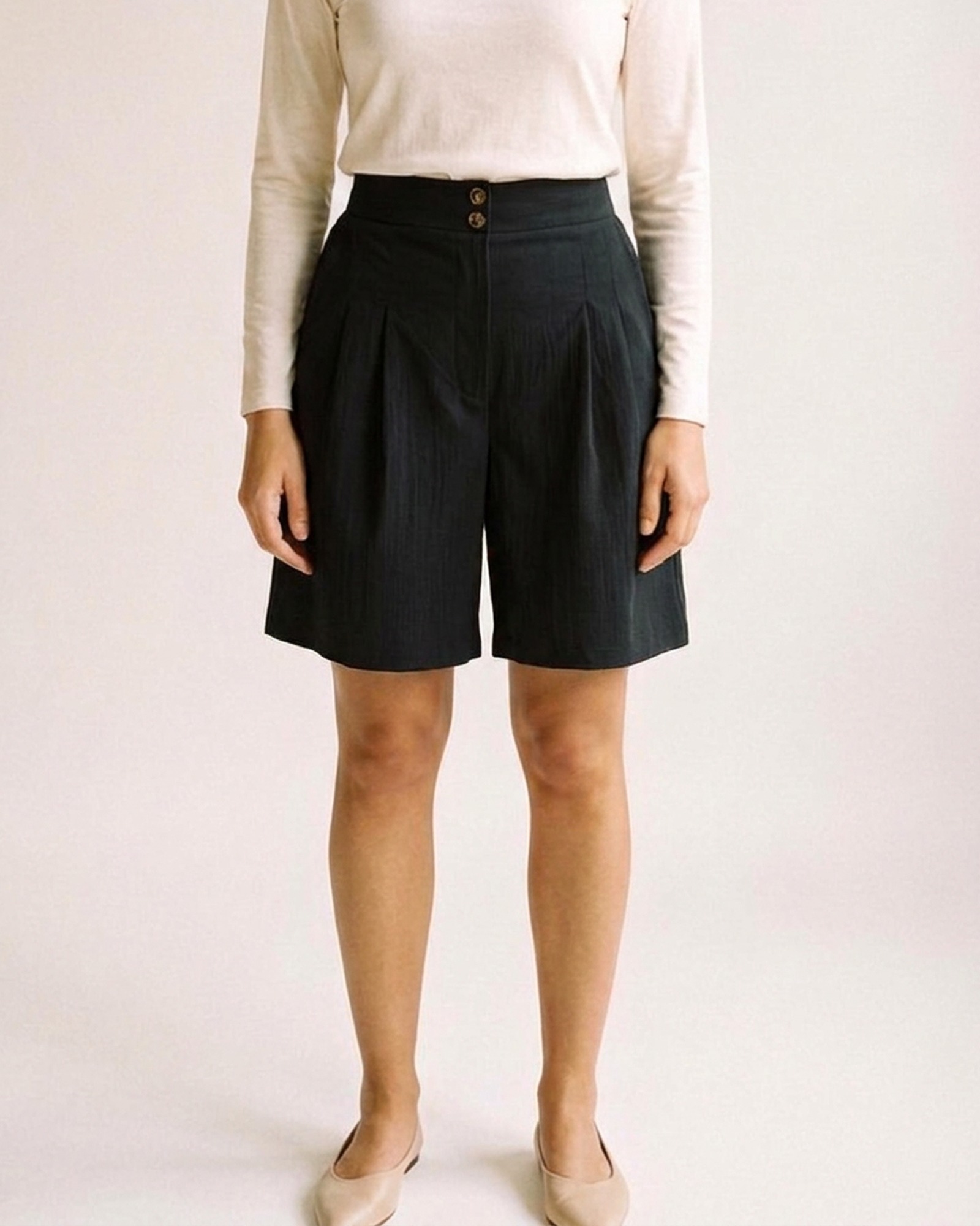 Froukje nette wijde short — Zwart (AI-visualisatie)