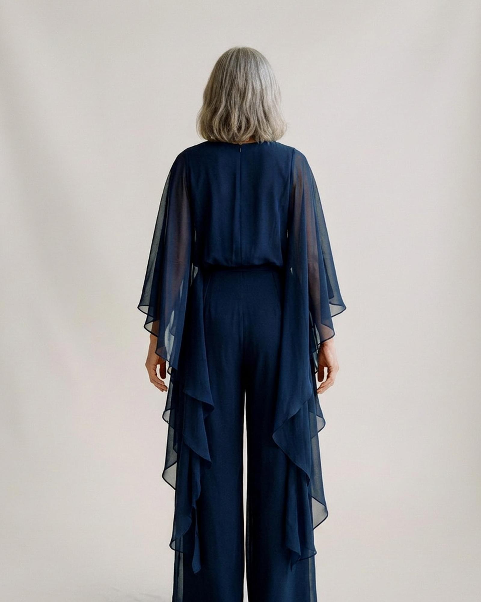 Chiffon cape-top and trouser set — achterkant op model (AI-visualisatie)