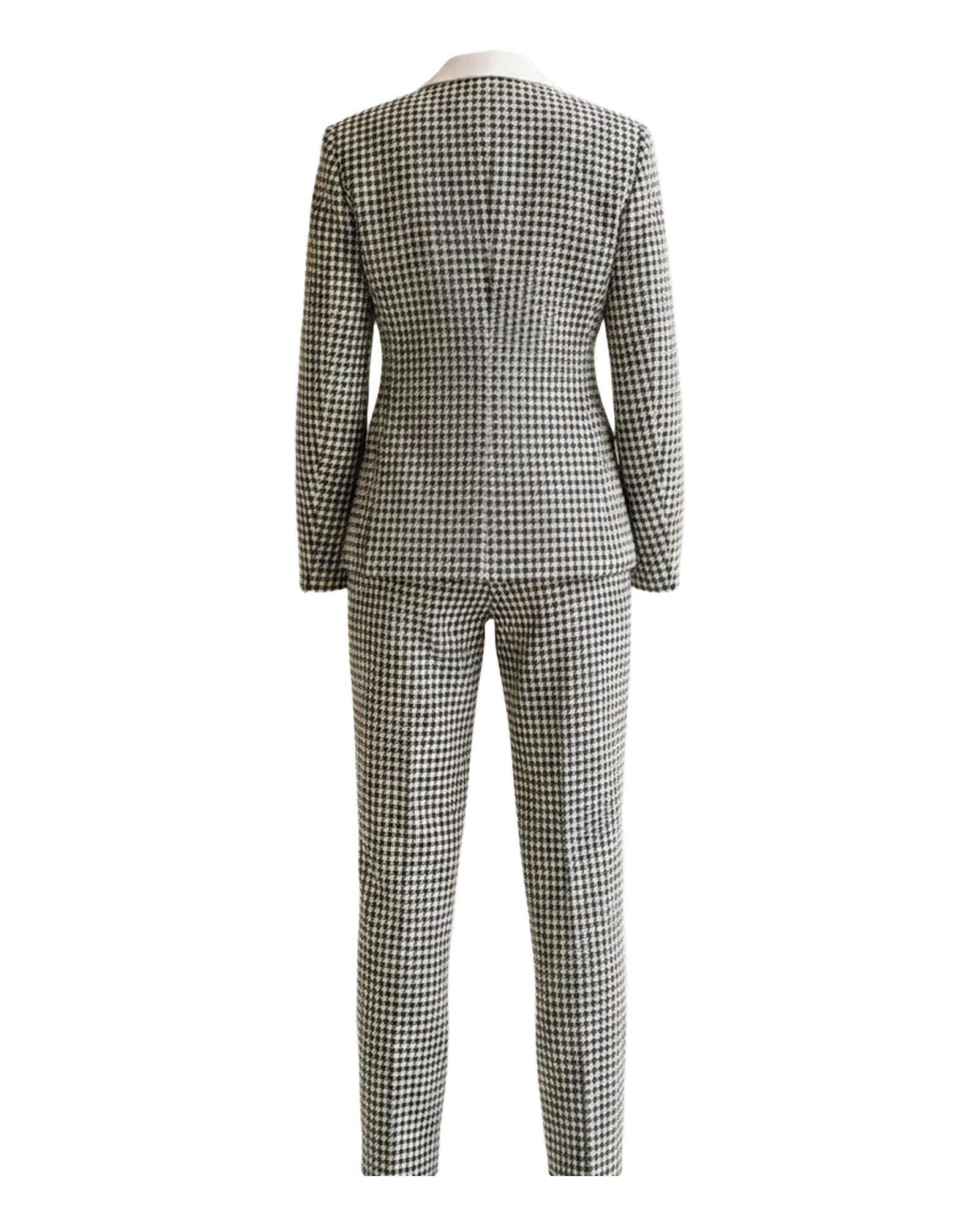 Willeke plaid blazer and trouser set — volledige-set achteraanzicht packshot (AI-visualisatie)