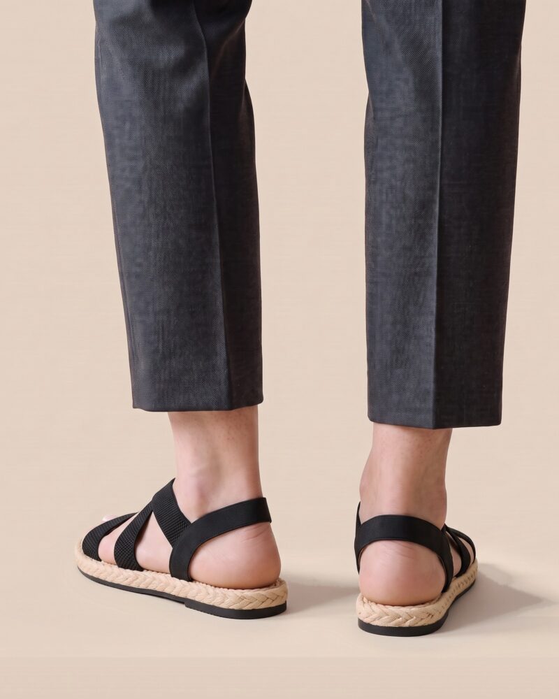 Hester · Elastic cross-strap flat sandals